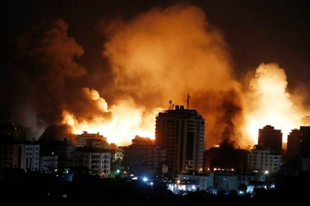 آخرین خبرها از جنگ غزه/ حملات هوایی، زمینی و دریایی رژیم صهیونیستی به غزه شدت گرفت